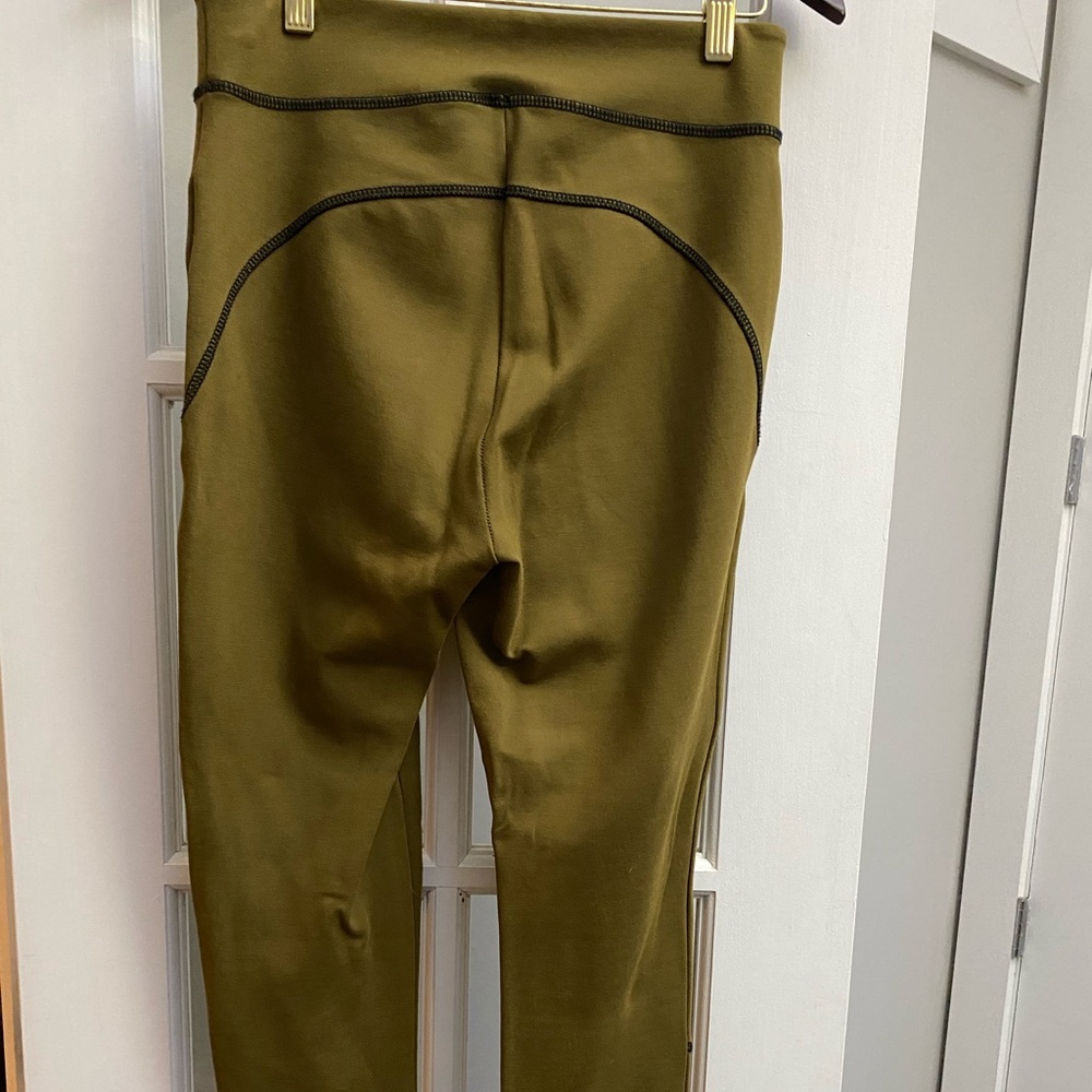 High Rise Leggings - Picture 3 of 4